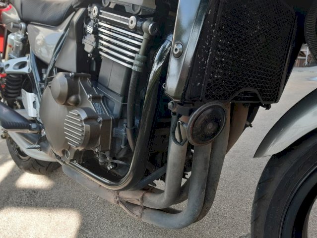 Kawasaki ZRX 1200s, 2003 god.