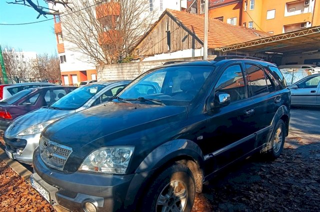 Kia Sorento 2.4i EX + LPG  NIJE U VOZNOM STANJU