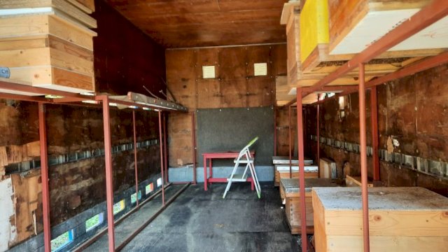 Kontejner za pčele mijenjam za Beverly 250