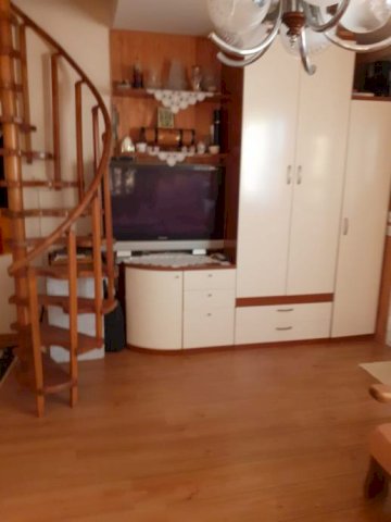 Kuća 75 m2 i 1288 m2 građevinsko zemljište