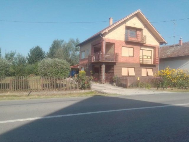 Kuća: Brezovac, 200.00 m2