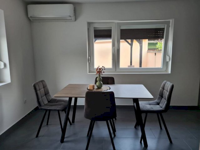 Kuća: Karlovac, 153 m2