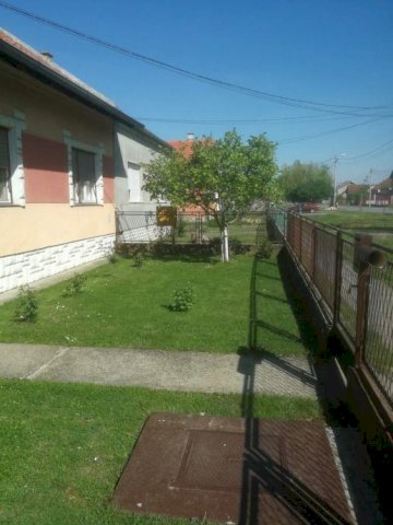 Kuća: Tenja, prizemnica, 80.00 m2