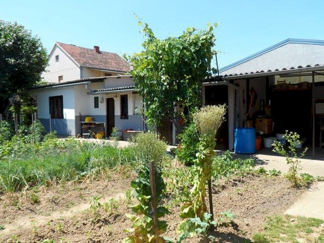 Kuću mijenjam za stan u Vinkovcima ili Zagrebu