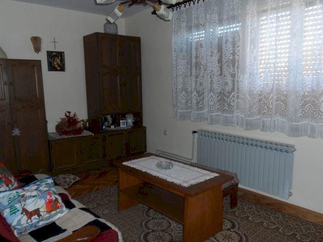 Kuću mijenjam za stan u Vinkovcima ili Zagrebu
