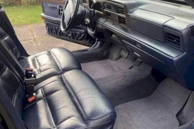 LINCOLN CONTINENTAL 1994god EXECUTIVE SERIES