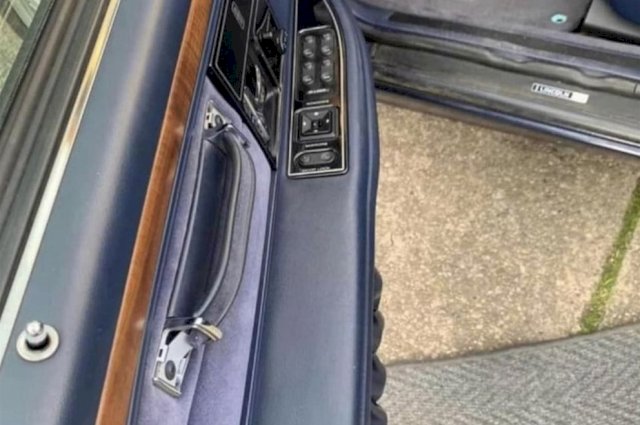 LINCOLN CONTINENTAL 1994god EXECUTIVE SERIES