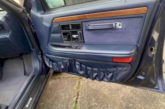 LINCOLN CONTINENTAL 1994god EXECUTIVE SERIES