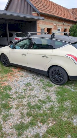 Lancia Delta 2,0, moguće razne kombinacije.