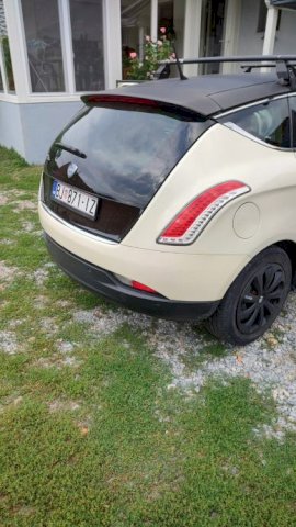 Lancia Delta 2,0, moguće razne kombinacije.