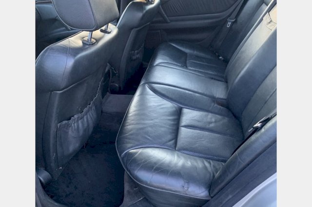 MERCEDES BENZ E 300d AUTOMATIC,REGISTRIRAN,VELIKI