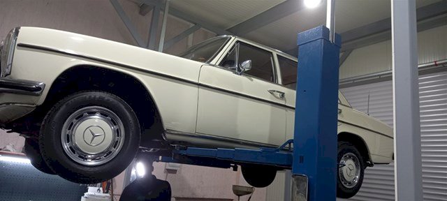MERCEDES W115