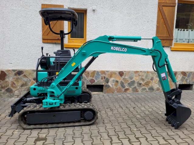 MINI BAGER KOBELCO SK015 kao nov i malo sati