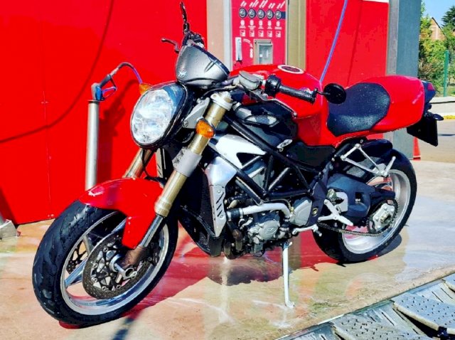 MV Agusta BRUTALE 750 cm3, 2005 god.