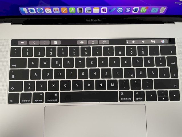 MacBook Pro 15 Retina / i7 / 16GB / TouchBar