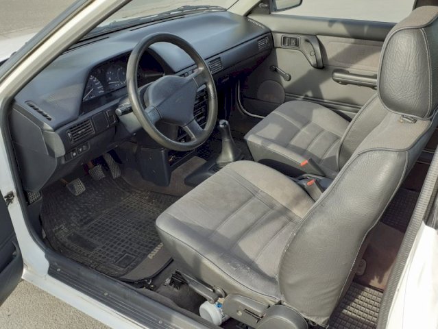 Mazda 323 L