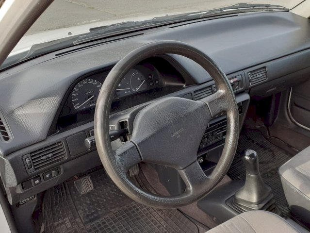 Mazda 323 L