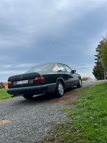 Mercedes-Benz 124 124W 220E