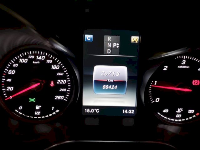 Mercedes-Benz C-klasa 180 d AMG