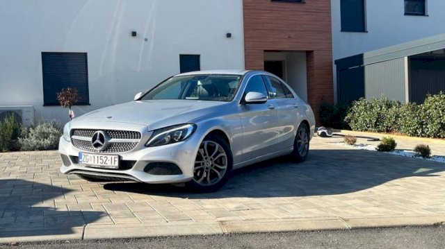 Mercedes-Benz C-klasa 220 D