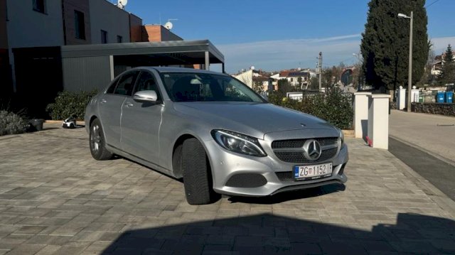 Mercedes-Benz C-klasa 220 D