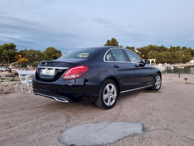 Mercedes-Benz C-klasa 300 h