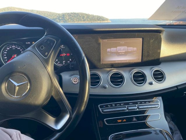 Mercedes-Benz E-klasa 220 D automatik