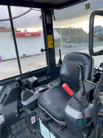 Mini bager Komatsu