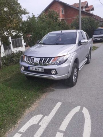 Mitsubishi L200 2.4 DI-D 4X4