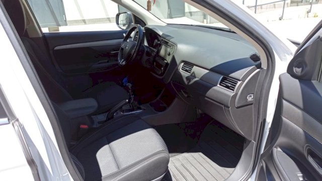 Mitsubishi Outlander 2,2 DI-D 4x4