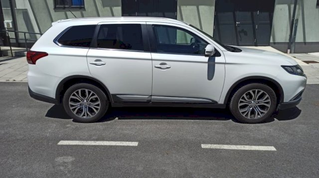 Mitsubishi Outlander 2,2 DI-D 4x4