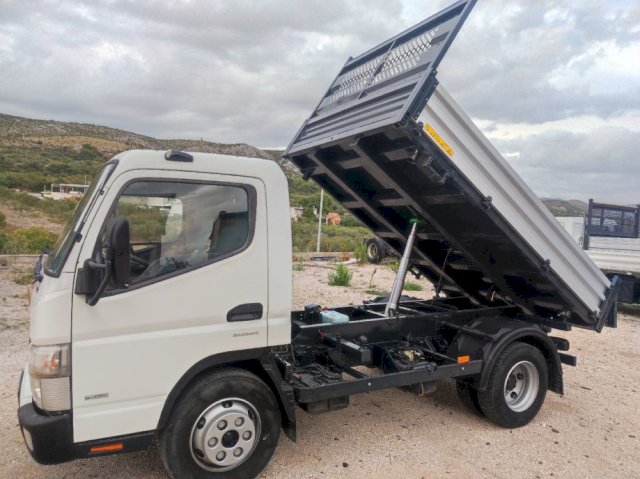 Mitsubishi fuso canter 7c18 kiper, 2013 god.