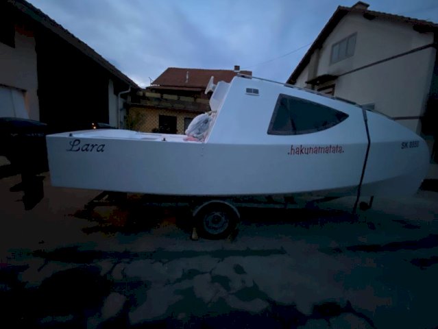 Motorni Katamaran