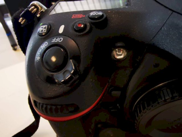 Nikon D800 sa gripom