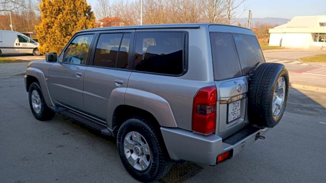 Nissan Patrol 3.0 DCI U IZVRSNOM STANJU
