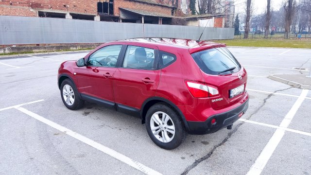 Nissan Qashqai 1.5 dci registriran godinu dana