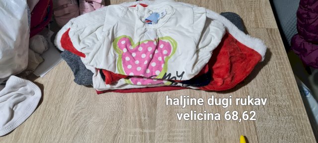 Odjeca raznih velicina i obuca za curicu