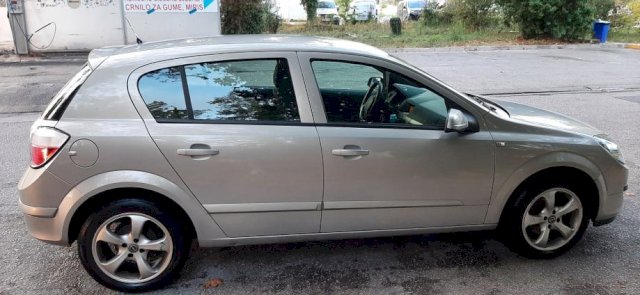 Opel Astra 1,6