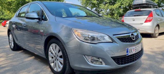 Opel Astra 1.7 CDTI COSMO SPORT