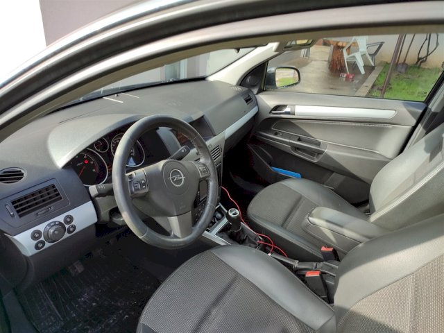 Opel Astra 1.9 cdti