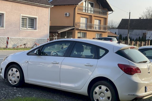 Opel Astra J 1.4 Turbo +LPG 2014