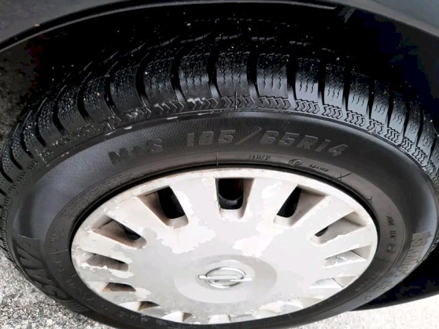 Opel vectra 1.6I