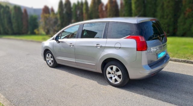 Peugeot 5008 1,6 e-HDi automatik 7 Sjedala