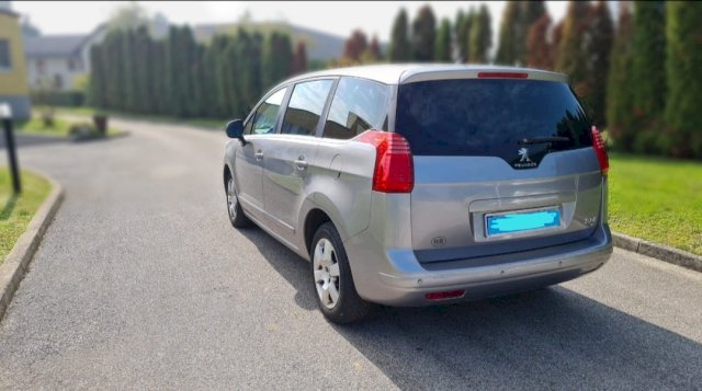 Peugeot 5008 1,6 e-HDi automatik 7 Sjedala