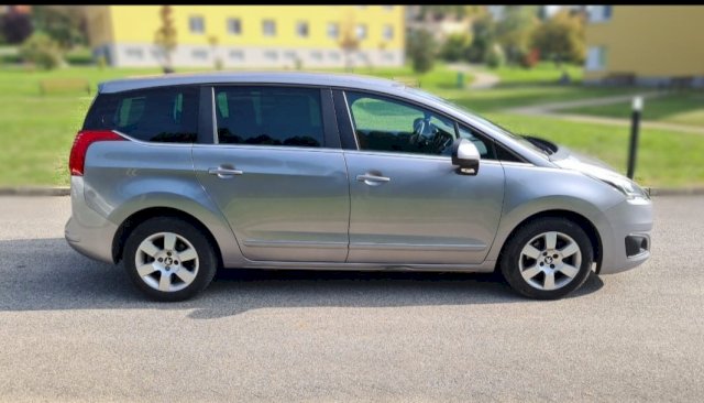 Peugeot 5008 1,6 e-HDi automatik 7 Sjedala