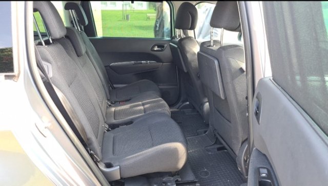 Peugeot 5008 1,6 e-HDi automatik 7 Sjedala