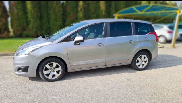 Peugeot 5008 1,6 e-HDi automatik 7 Sjedala