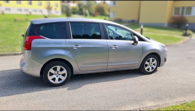 Peugeot 5008 1,6 e-HDi automatik 7 Sjedala