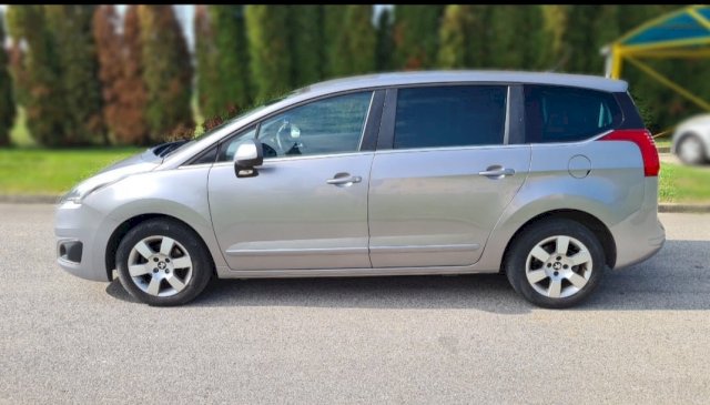 Peugeot 5008 1,6 e-HDi automatik 7 Sjedala