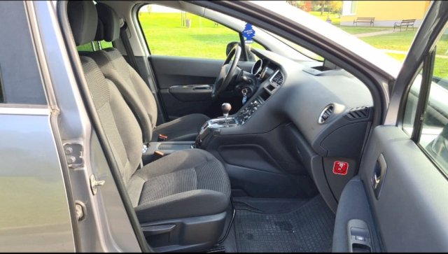 Peugeot 5008 1,6 e-HDi automatik 7 Sjedala
